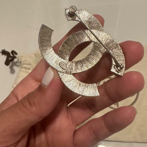 Baguette Crystal CC Brooch - Picture 3 of 3